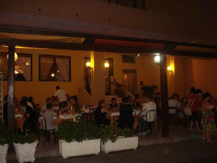 Torretta Un Posto Al Sole住宿加早餐旅馆 外观 照片