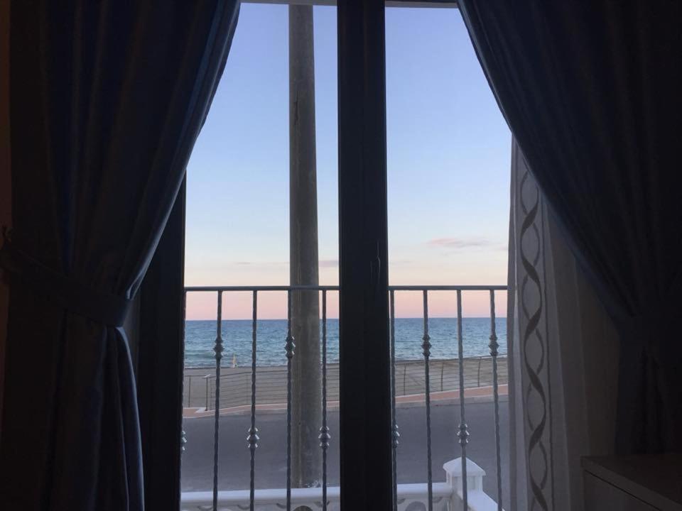 Torretta Un Posto Al Sole住宿加早餐旅馆 外观 照片